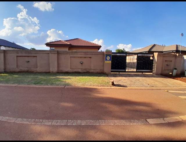 2 BEDROOM HOUSE FOR SALE IN THE ORCHARDS